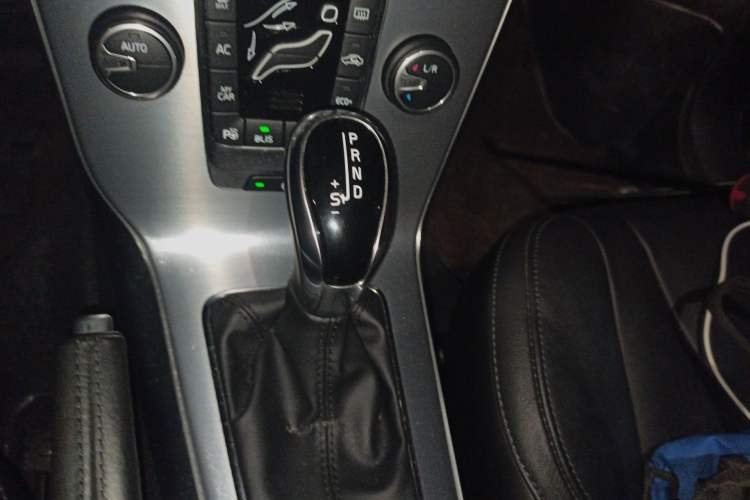 Used Volvo V40 2018 T3 Zhiya Edition Gear Lever