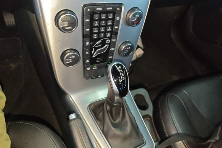 Used Volvo V40 2018 T3 Zhiya Edition Gear Lever