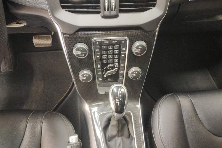 Used Volvo V40 2018 T3 Zhiyi Edition Gear Lever