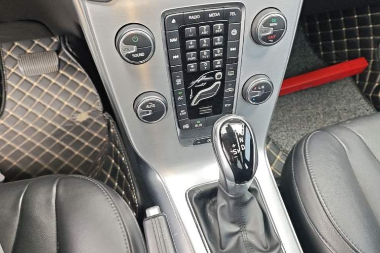 Used Volvo V40 2018 T3 Zhiya Edition Gear Lever