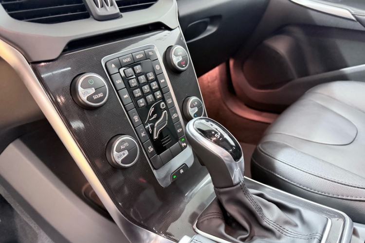 Used Volvo V40 2018 T3 Zhiyi Edition Gear Lever