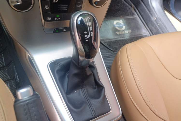 Used Volvo V40 2018 T3 Zhiya Edition Gear Lever