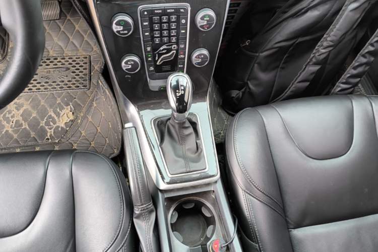 Used Volvo V40 2018 T3 Zhiyi Edition Gear Lever