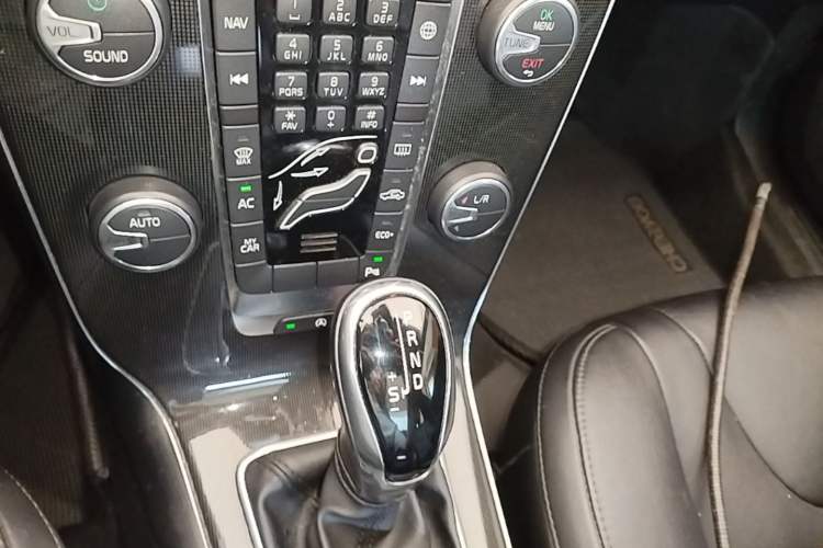 Used Volvo V40 2018 T3 Zhiyi Edition Gear Lever