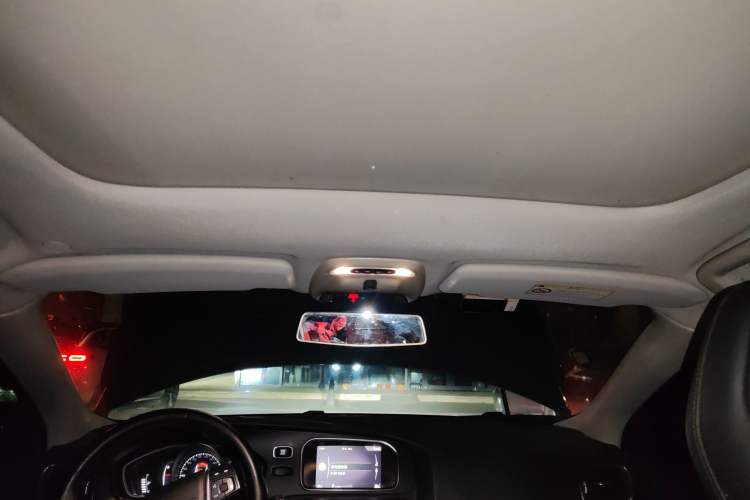 Used Volvo V40 2018 T3 Zhiyi Edition Headliner