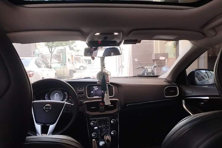 Used Volvo V40 2018 T3 Zhiyi Edition Headliner