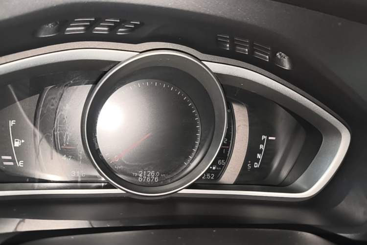 Used Volvo V40 2018 T3 Zhiyi Edition Instrument Cluster