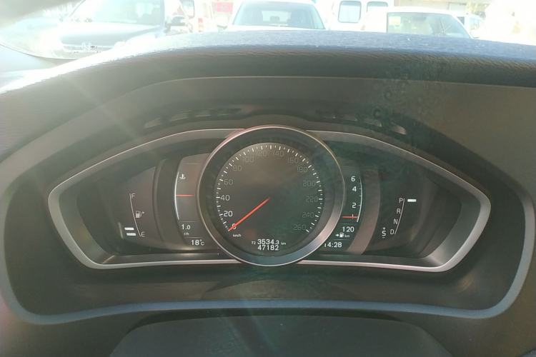 Used Volvo V40 2018 T3 Zhiya Edition Instrument Cluster