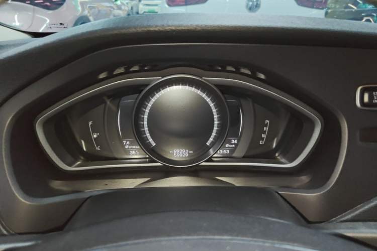 Used Volvo V40 2018 T3 Zhiyi Edition Instrument Cluster