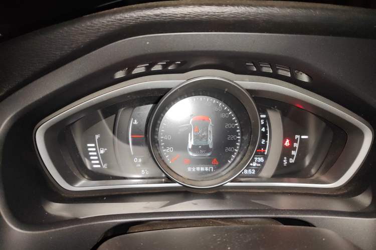 Used Volvo V40 2018 T3 Zhiyi Edition Instrument Cluster