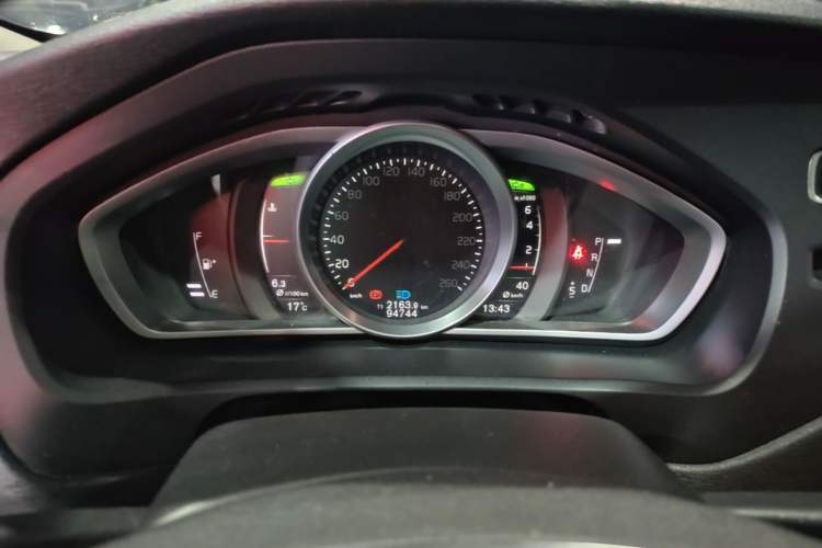 Used Volvo V40 2018 T3 Zhiyi Edition Instrument Cluster