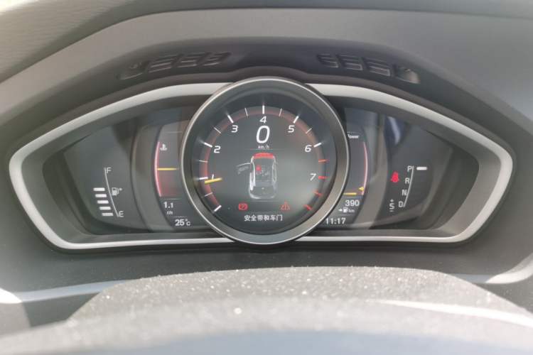 Used Volvo V40 2018 T3 Zhiyi Edition Instrument Cluster