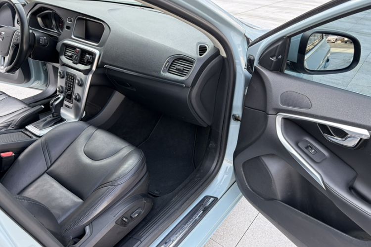 Used Volvo V40 2018 T3 Zhiya Edition Interior 2