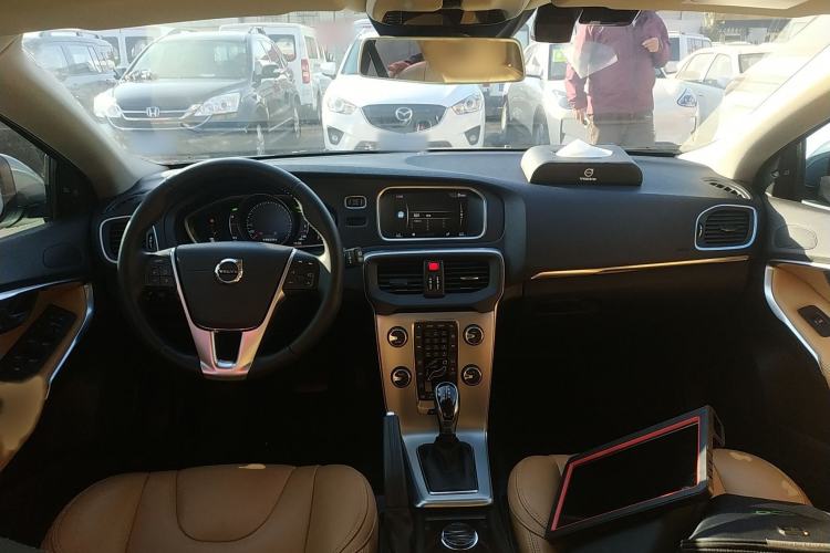 Used Volvo V40 2018 T3 Zhiya Edition Interior 2