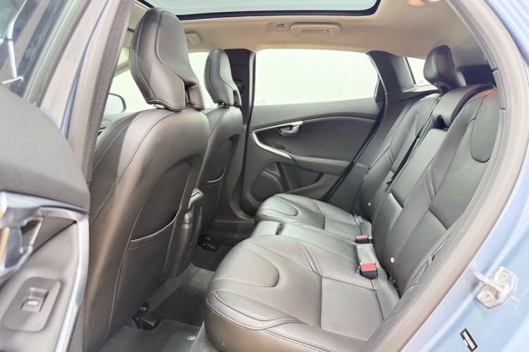 Used Volvo V40 2018 T3 Zhiyi Edition Interior 3