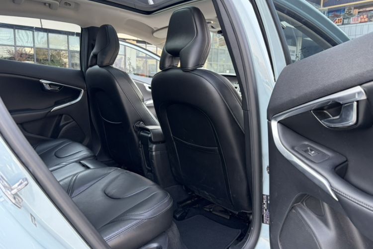 Used Volvo V40 2018 T3 Zhiya Edition Interior 4