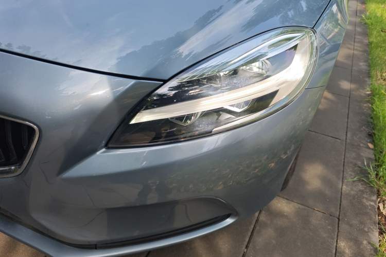 Used Volvo V40 2018 T3 Smart Edition Left Front Headlight
