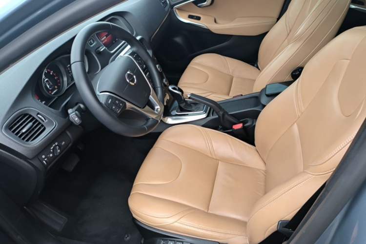 Used Volvo V40 2018 T3 Zhiyi Edition Left Front Seat