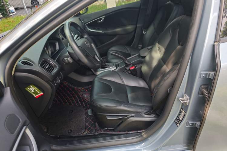 Used Volvo V40 2018 T3 Smart Edition Left Front Seat