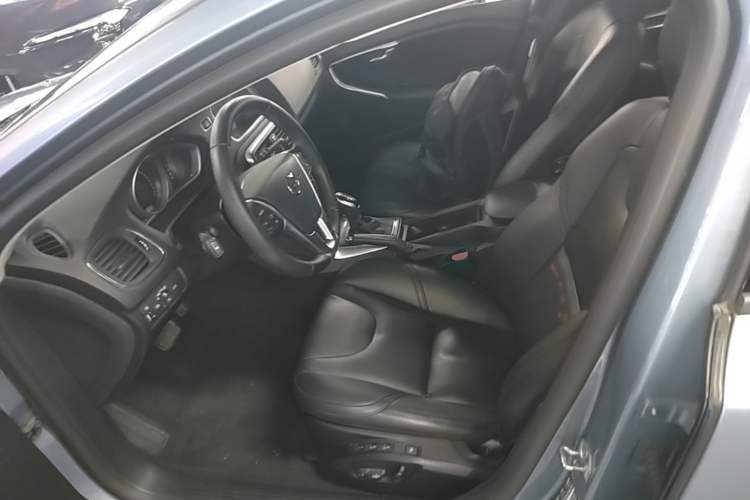Used Volvo V40 2018 T3 Zhiyi Edition Left Front Seat