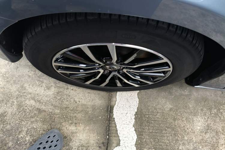 Used Volvo V40 2018 T3 Zhiyi Edition Left Front Wheel Hub
