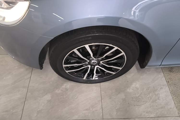 Used Volvo V40 2018 T3 Zhiyi Edition Left Front Wheel Hub