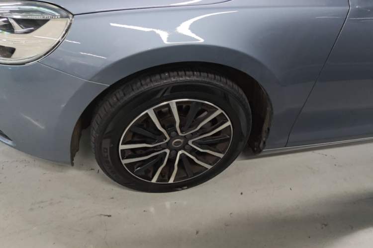 Used Volvo V40 2018 T3 Zhiyi Edition Left Front Wheel Hub
