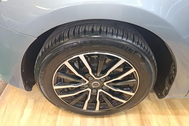 Used Volvo V40 2018 T3 Zhiyi Edition Left Front Wheel Hub