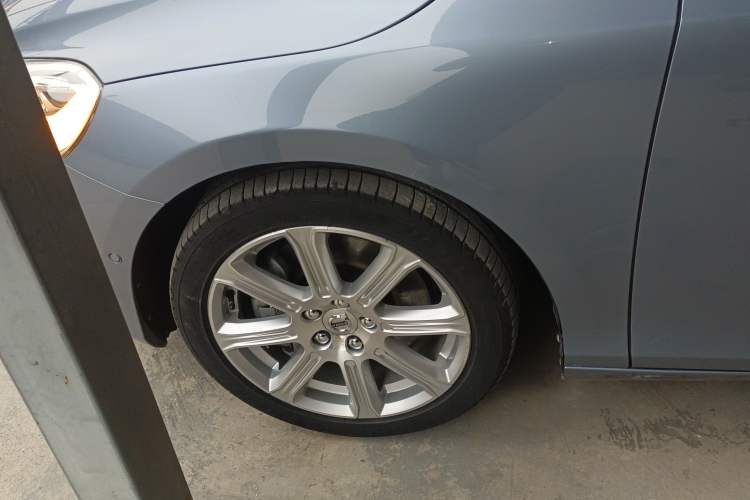 Used Volvo V40 2018 T3 Zhiya Edition Left Front Wheel Hub