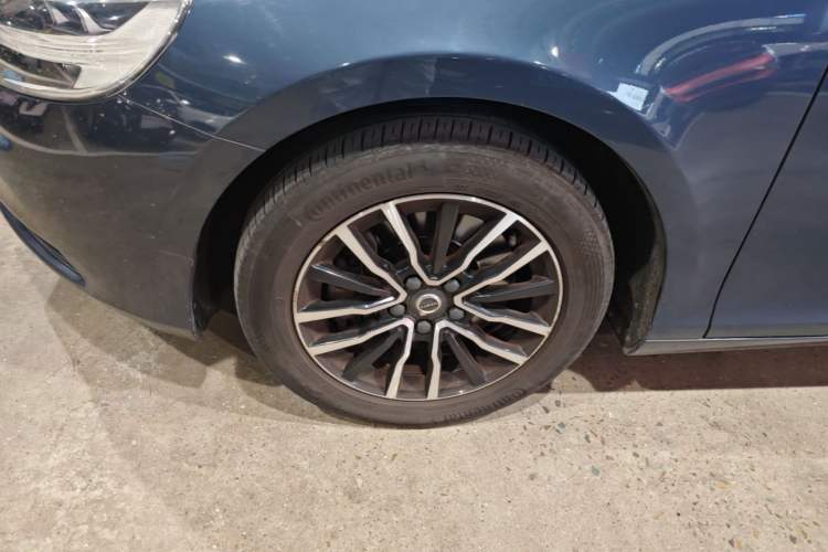 Used Volvo V40 2018 T3 Zhiyi Edition Left Front Wheel Hub
