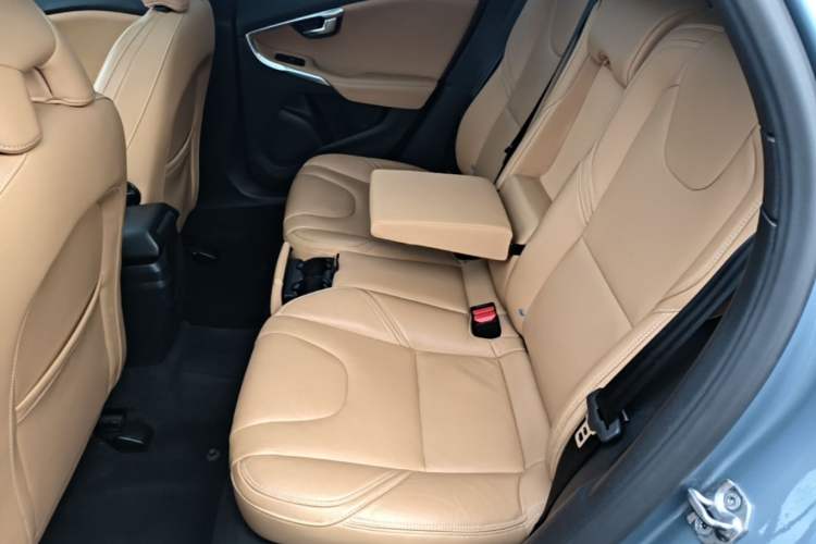 Used Volvo V40 2018 T3 Zhiyi Edition Left Rear Seat