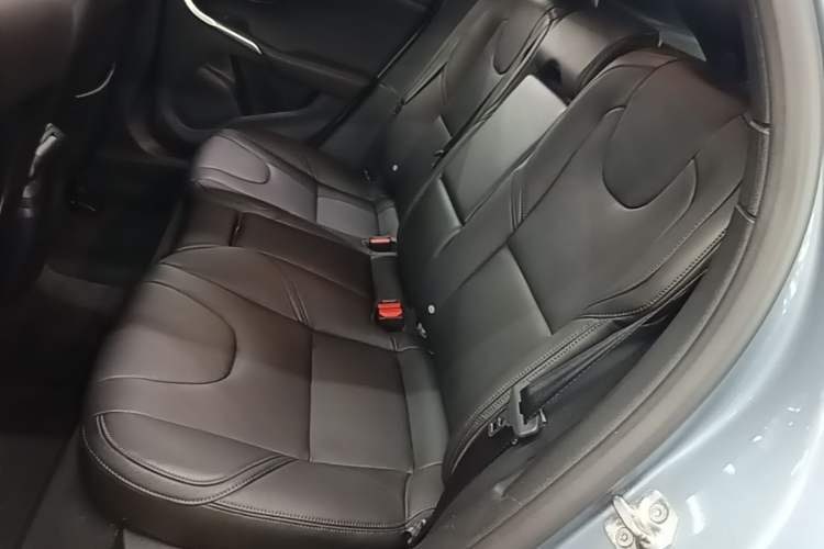 Used Volvo V40 2018 T3 Zhiyi Edition Left Rear Seat