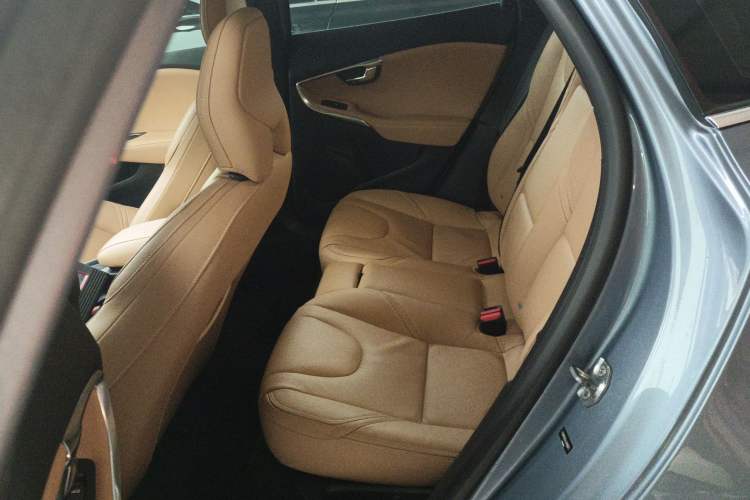 Used Volvo V40 2018 T3 Zhiya Edition Left Rear Seat