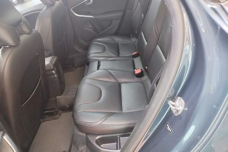 Used Volvo V40 2018 T3 Zhiyi Edition Left Rear Seat