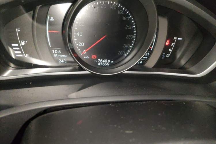 Used Volvo V40 2018 T3 Zhiya Edition Odometer Close Up