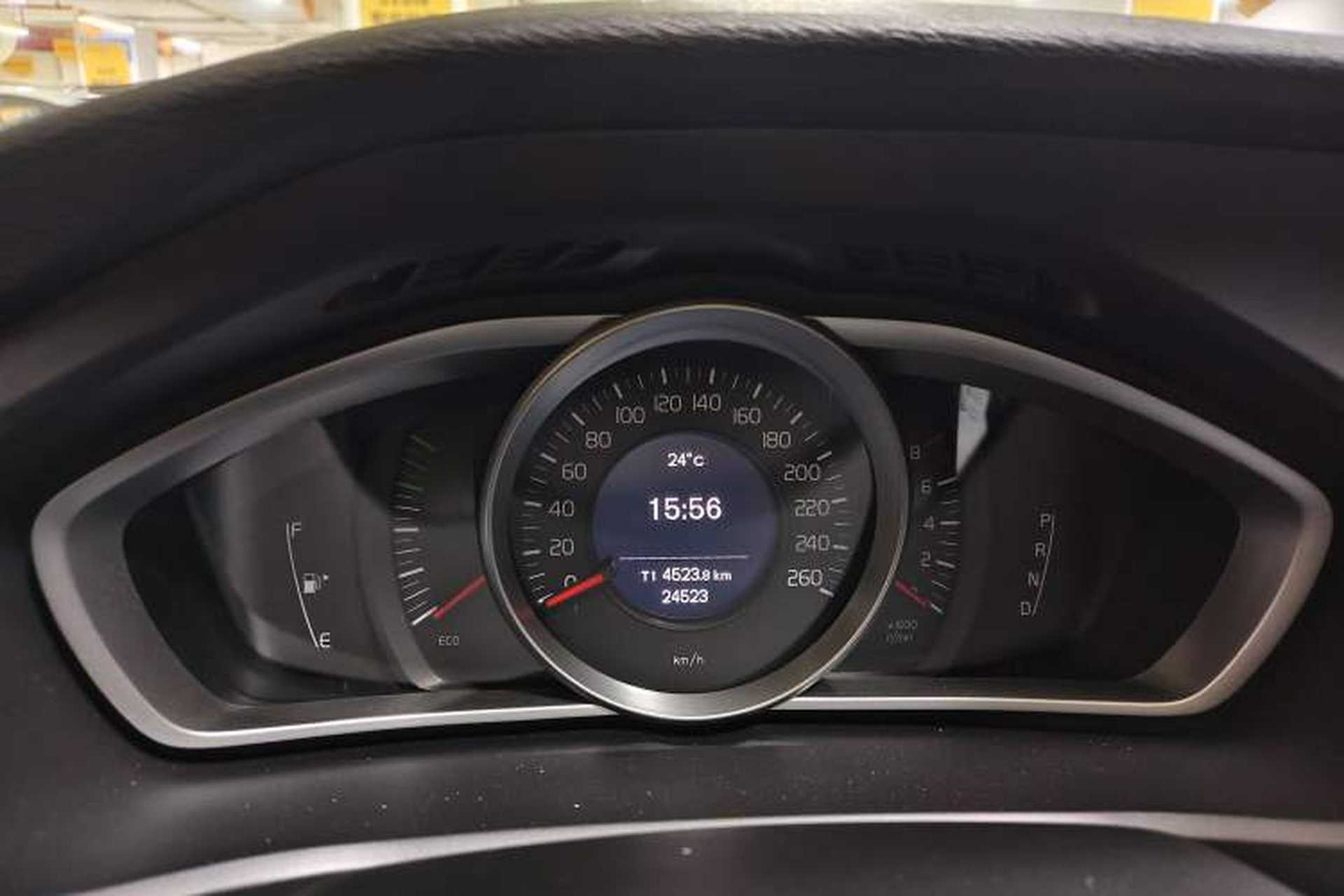 Used Volvo V40 2018 T3 Smart Edition Odometer Close Up