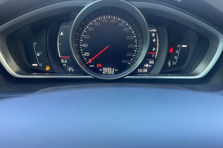 Used Volvo V40 2018 T3 Zhiya Edition Odometer Close Up