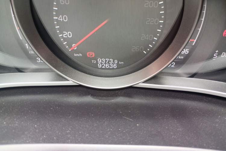 Used Volvo V40 2018 T3 Zhiya Edition Odometer Close Up