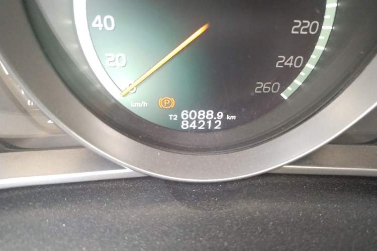 Used Volvo V40 2018 T3 Zhiya Edition Odometer Close Up
