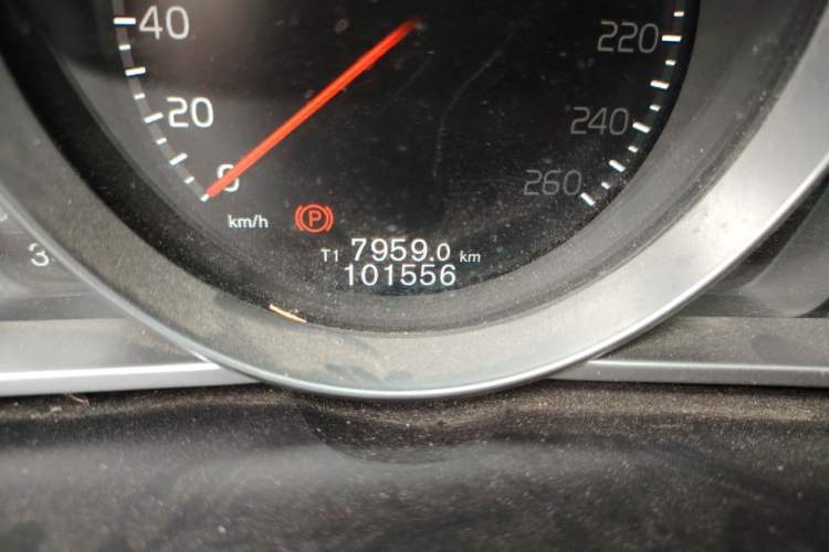 Used Volvo V40 2018 T3 Zhiyi Edition Odometer Close Up