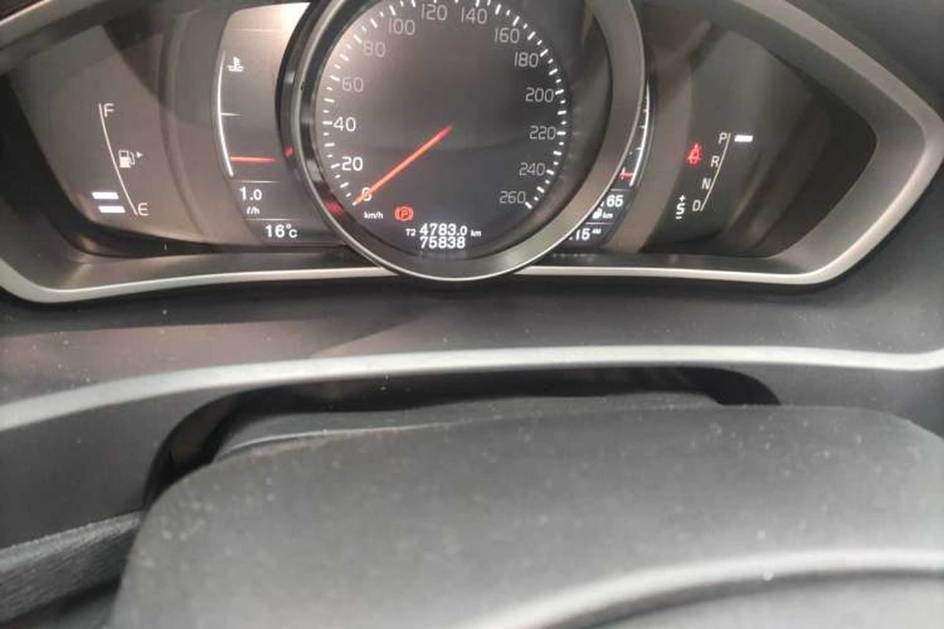 Used Volvo V40 2018 T3 Zhiya Edition Odometer Close Up