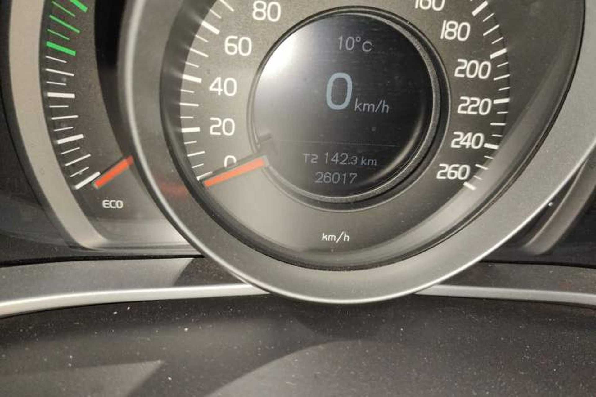 Used Volvo V40 2018 T3 Smart Edition Odometer Close Up