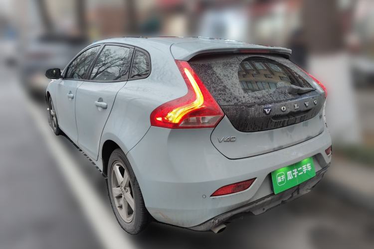 Used Volvo V40 2018 T3 Smart Edition Rear Left 45 Deg
