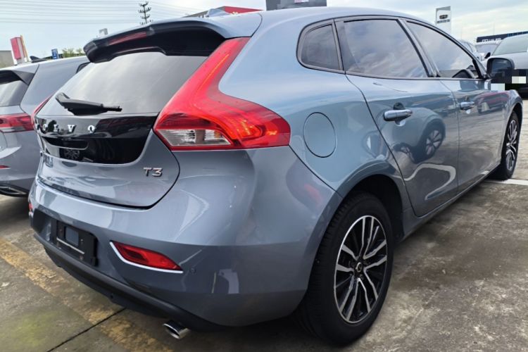 Used Volvo V40 2018 T3 Zhiyi Edition Rear Right 45 Deg