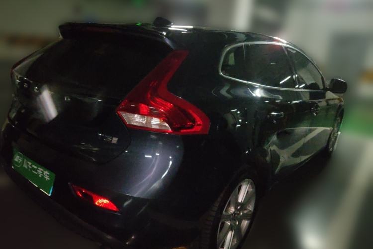 Used Volvo V40 2018 T3 Zhiya Edition Rear Right 45 Deg