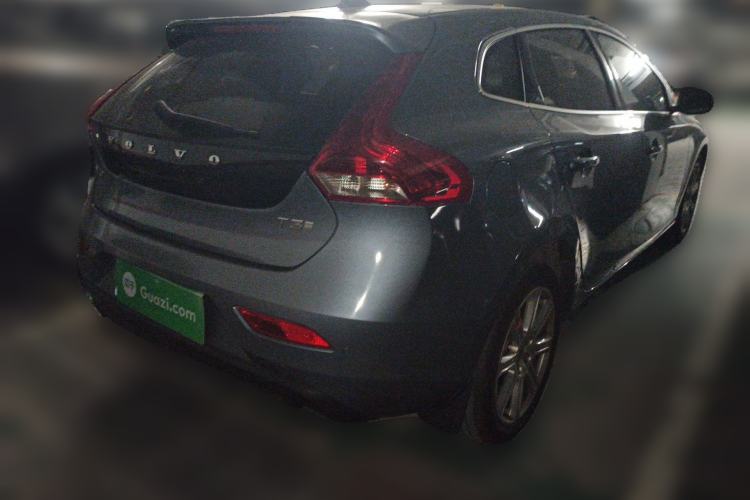 Used Volvo V40 2018 T3 Zhiya Edition Rear Right 45 Deg