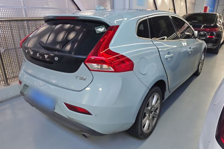 Used Volvo V40 2018 T3 Zhiya Edition Rear Right 45 Deg