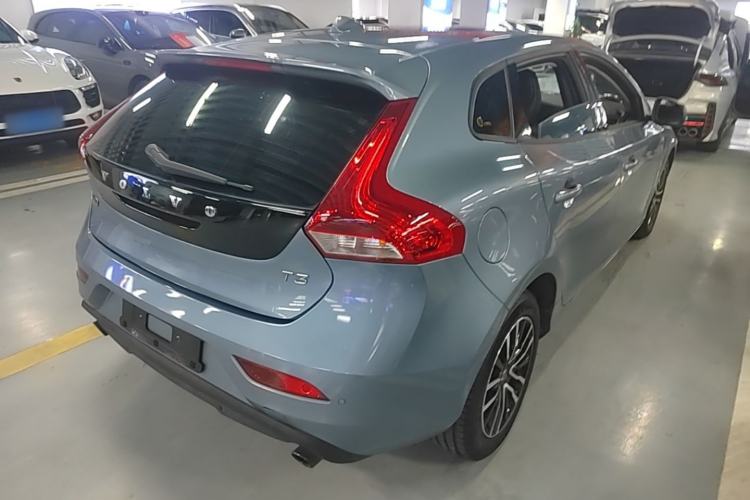 Used Volvo V40 2018 T3 Zhiyi Edition Rear Right 45 Deg