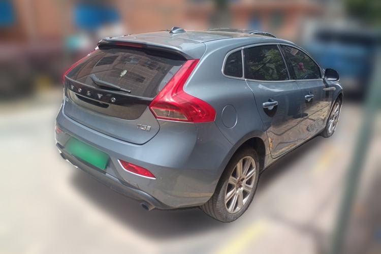 Used Volvo V40 2018 T3 Zhiya Edition Rear Right 45 Deg