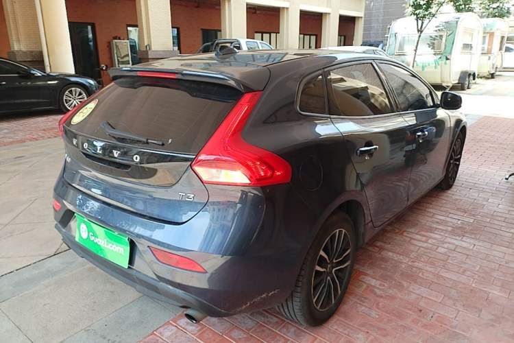 Used Volvo V40 2018 T3 Zhiyi Edition Rear Right 45 Deg